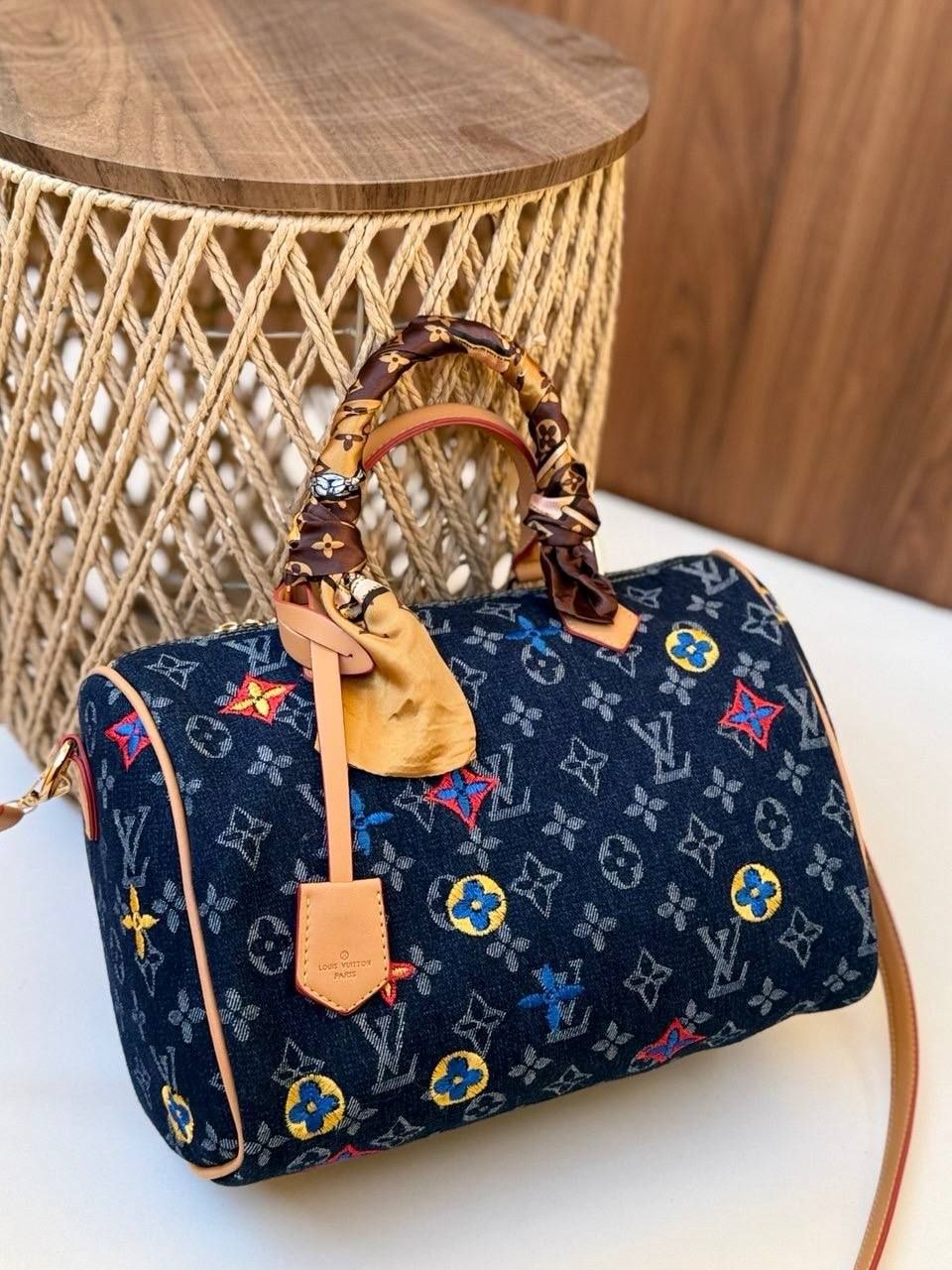 HAND BAG